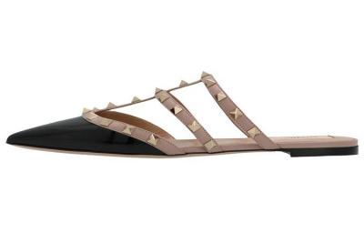 Valentino Rockstud
