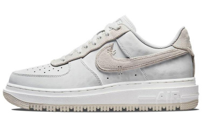 Nike Air Force 1 Low summit white