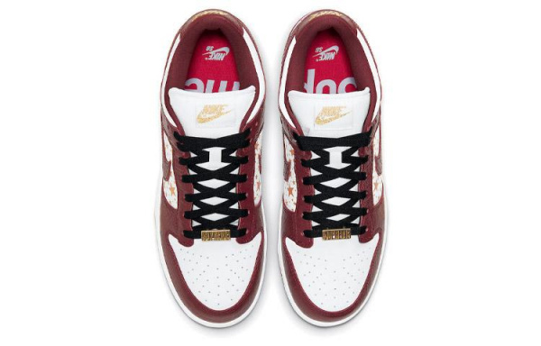 Supreme x Nike Dunk SB Barkroot Brown