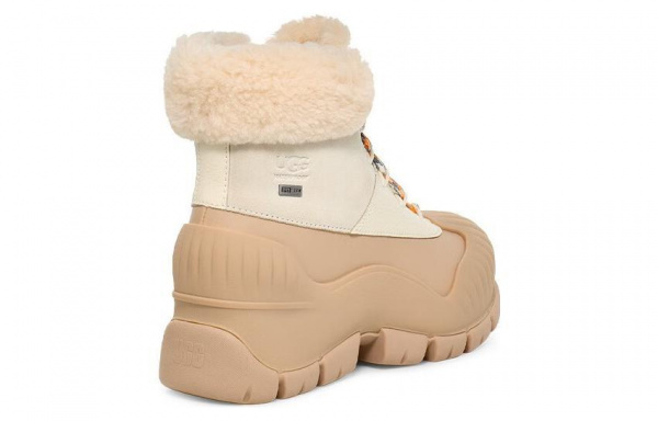 UGG
