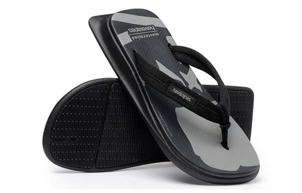 Havaianas x Mastermind Japan Zori Sandals