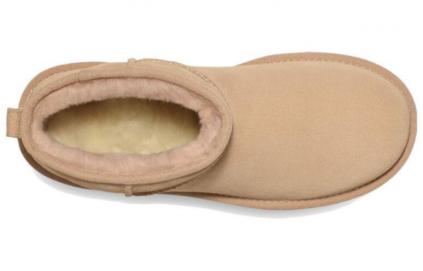 UGG