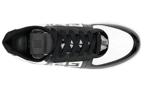 GIVENCHY